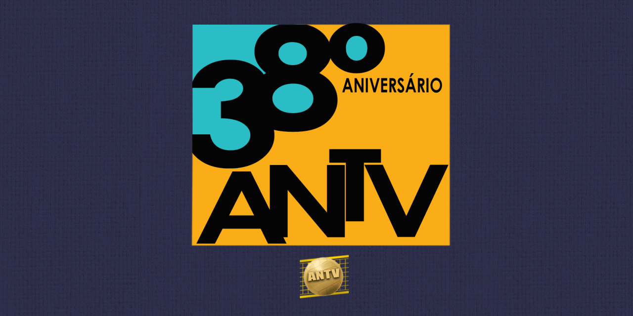 🎉 38 anos a crescer com o Voleibol e do treinador português! 🏐✨